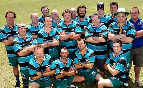 GAME ON: The touring Kevin Kevinson Invitational Team is flanked by the Gympie Hammers’ Scott Finlay. GAME ON: The touring Kevin Kevinson Invitational Team is flanked by the Gympie Hammers’ Scott Finlay.